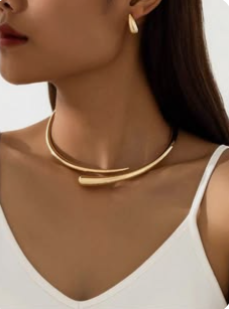 Trendy artificial jewellery